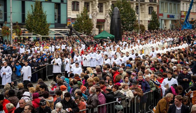 Na mši do centra Brna přijelo více než 25.000 věřících
