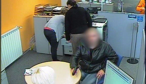 Podezřelý z loupežného přepadení brněnské banky byl dopaden