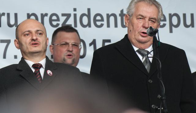 GLOSA: „Prezident sjednotitel“ radikálně rozdělil národ