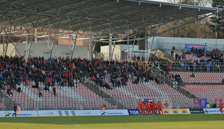 Fanoušci pod novou střechou sledovali výhru Zbrojovky nad Zlínem