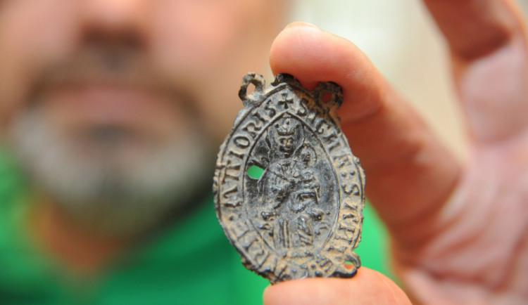 Středověký poutní odznak, foto: Z. Kolařík, Brno.cz