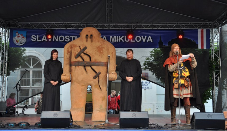 Foto: http://www.slavnostimestamikulova.cz/