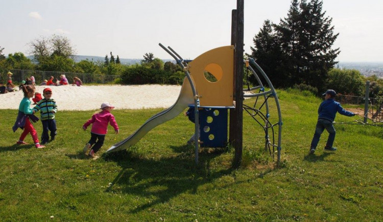 Nové dětské hřiště na Kraví hoře