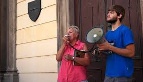 Manifestace bez omluvy (Anna Štofanová projev), Foto: Youtube