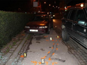 Zfetovaný mladík naboural pět aut. Přišel o řidičský průkaz.