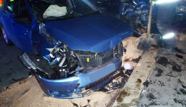 FOTO: Šest lidí se zranilo při noční nehodě u Kývalky na Brněnsku