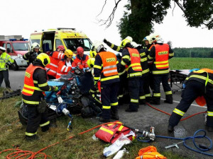 Pondělí bylo plné dopravních nehod. Zemřeli dva lidé