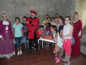Školáci z brněnské školy v Rozmarýnově ulici získali truhlici markraběte Jošta