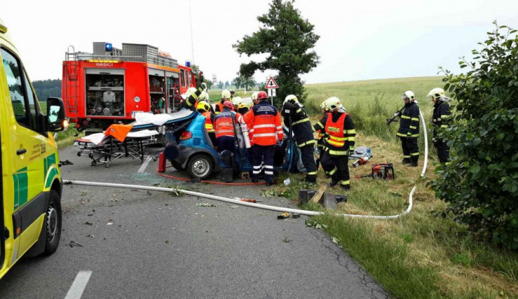 Pondělí bylo plné dopravních nehod. Zemřeli dva lidé