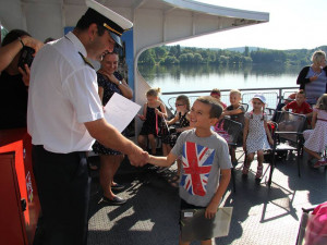 Žáci prvních tříd z Brna dnes převzali vysvědčení na palubě lodi