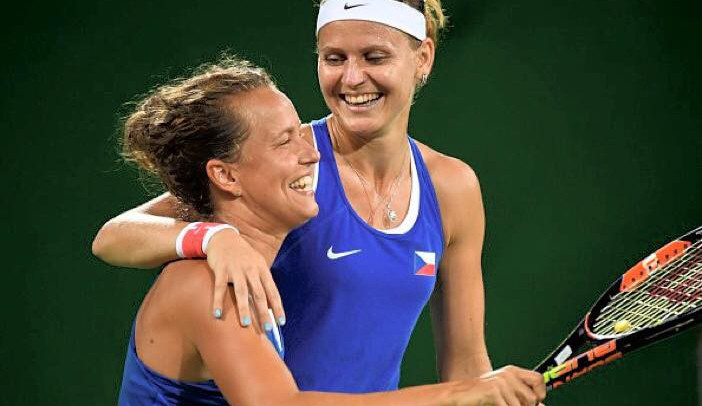 Barbora Strýcová a Lucie Šafářová, foto: facebook