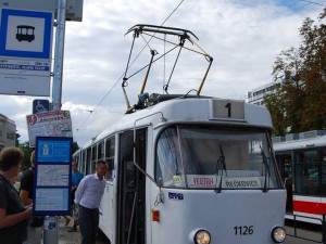 V Brně dojezdily tramvaje s číslem linky na plastové ceduli