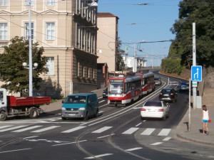 Na Husovu, Cejl a Vejrostovu se vrátily tramvaje