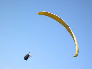 Na Břeclavsku se dnes zřítil paraglidista
