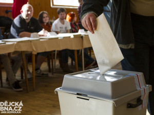 Volební místnosti jsou pro dnešek uzavřeny. Ke krajským a senátním volbám se vydala čtvrtina brněnských voličů