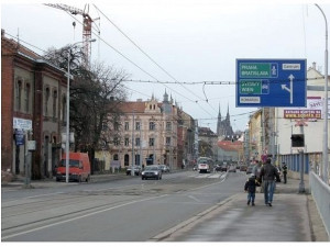 Dvacetiletou dívku v Brně se pokusil znásilnit neznámý muž, na pomoc ji přiběhli tři mladíci