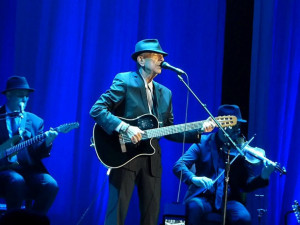 Zemřel legendární písničkář Leonard Cohen
