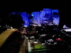 Nehoda uzavřela v noci na dnešek dálnici D1 směrem na Prahu, jeden člověk zemřel