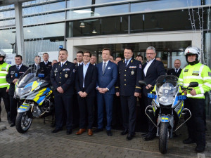 Policisté dnes v Brně převzali sedmdesát šest nových motocyklů, na jaře dostanou dalších šedesát