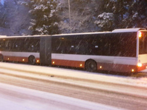 Dopravu v Brně zastihlo husté sněžení. Některé autobusové spoje nejsou sjízdné nebo mají zpoždění