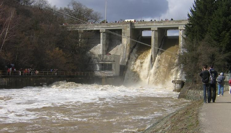 Hráz Brněnské přehrady, zdroj: turistika.cz