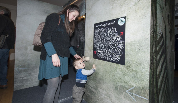 Návštěvníci výstavy Tajemné příběhy Pavla Čecha, zdroj: Muzeum města Brna