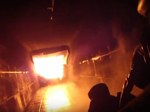 VIDEO: Tři desítky jihomoravských hasičů zažily extrémní podmínky v ohňových trenažerech