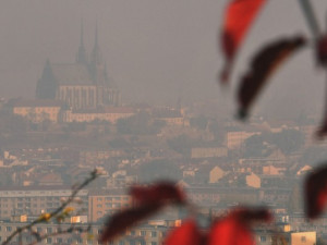 Na jihu Moravy se zlepšilo ovzduší, dál ale platí smogová situace