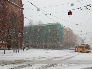 Sníh komplikuje dopravu po celé jižní Moravě i Brně, linky MHD nabírají zpoždění