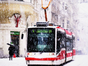 MHD má v Brně kvůli sněhu až půlhodinová zpoždění
