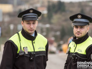 Brněnští strážníci zachránili život nahému muži, chtěl umrznout