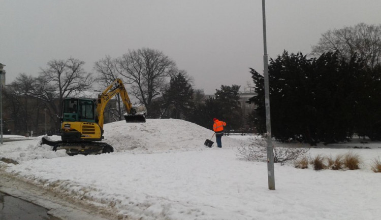 snih_moravske_namesti