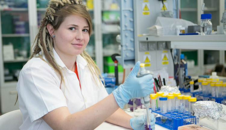 Jedna z oceněných studentek