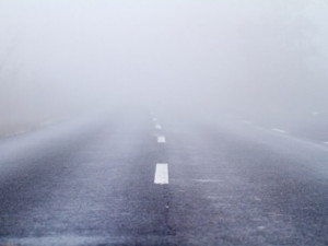 Silnice mohou na některých místech namrzat, v kraji je i mlha
