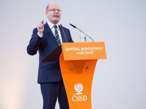 Sobotka obhájil post šéfa ČSSD s podporou dvou třetin hlasů, předsedou byl zvolen už počtvrté