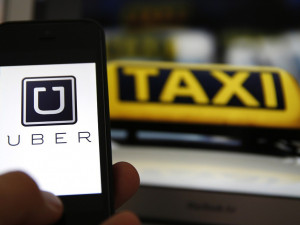 Brno a Praha společně zatlačí na ministerstva i premiéra, chtějí regulaci Uberu