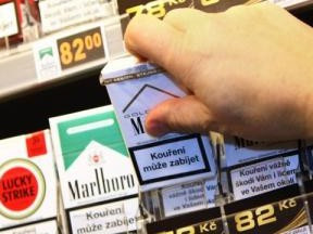 Zřejmě vášnivý kuřák ukradl cigarety za pětadvacet tisíc