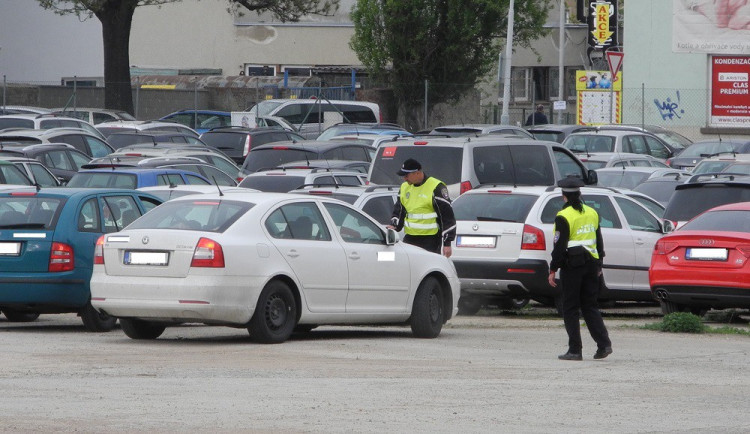 Parkoviště ve Vojtově ulici