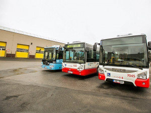 Dopravní podnik nakoupí šedesát nových autobusů na plyn, budou mít i klimatizaci pro cestující
