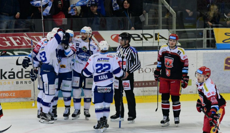 Kometa se raduje z branky do sítě Hradce Králové, zdroj: HC Kometa Brno