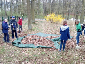 Zoo Brno přišlo uklidit téměř 50 dobrovolníků
