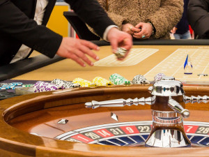 Brno v centru zmírnilo zákaz hazardu a povolilo živé hry