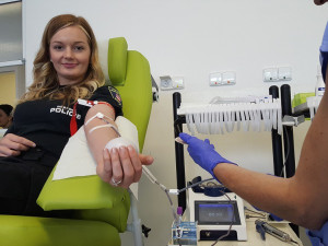 Strážníci darovali krev. Na jedinou výzvu se přihlásilo téměř sedmdesát prvodárců