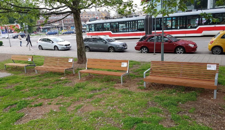 Na soutěžní lavičky si můžete sami sednout a rozhodnout, zdroj: Brno-střed