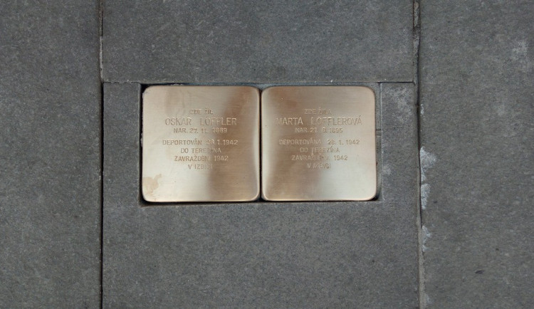 Pamětní kámen manželů Löfflerových