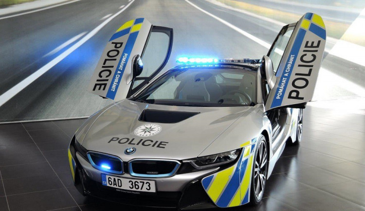 Policejní BMWi8