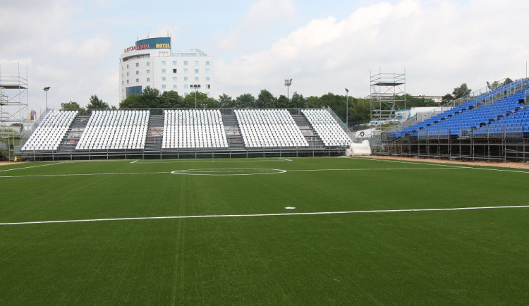 Umělé hřiště za Lužánkami