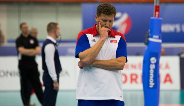Smutný trenér Ivan Pelikán po prohře s Kanadou