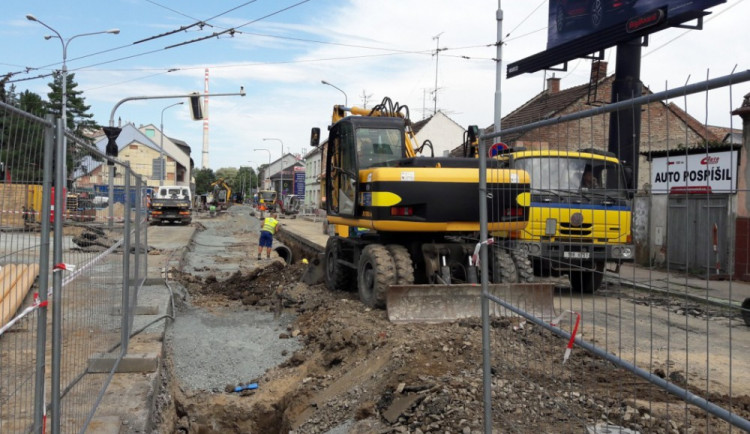 Práce na Provazníkově ulici