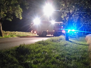 Na Znojemsku zemřel po nárazu do stromu třiatřicetiletý řidič